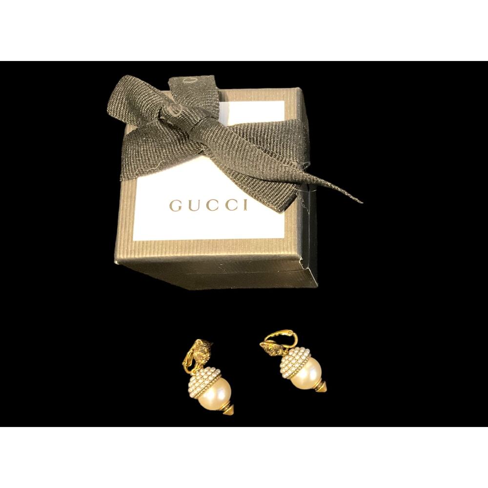 Gucci Aged Gold Tone Faux Pearl Feline Statement Clip On Earrings Vintage - Picture 2 of 2